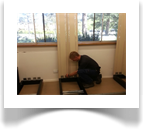 Tos ensure complete safety of the shelving on top of the mobile units, extra bracing is installed.